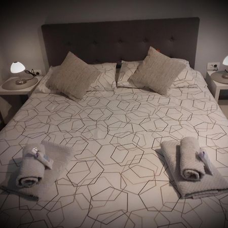 Elly Apartments สปลิท ภายนอก รูปภาพ